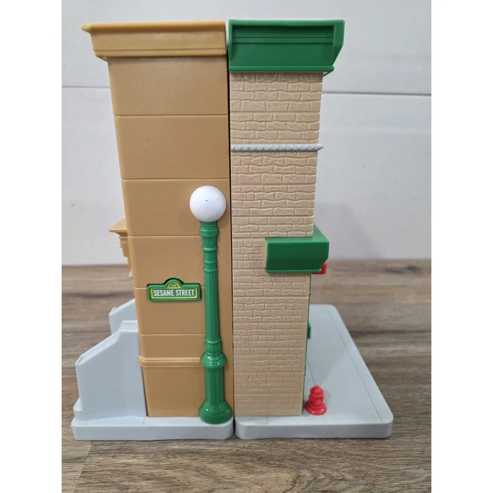 2008 Mattel Sesame Street 123 Hooper's Store Playset Includes Big Bird